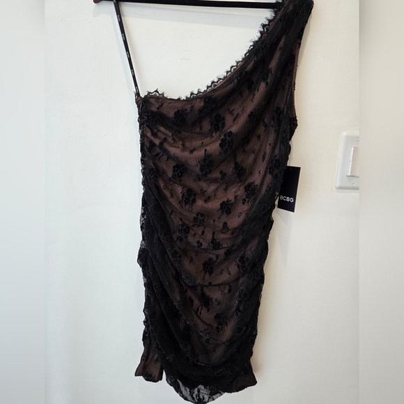 BCBG Maxazria One-Shoulder Floral Aplique Lace Dress Ruched Mini Black Size 10 M - Picture 13 of 14